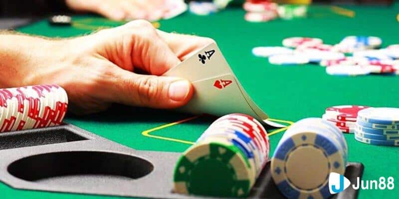Poker là gì – Cấu trúc ván Texas Hold’em tại Jun88
